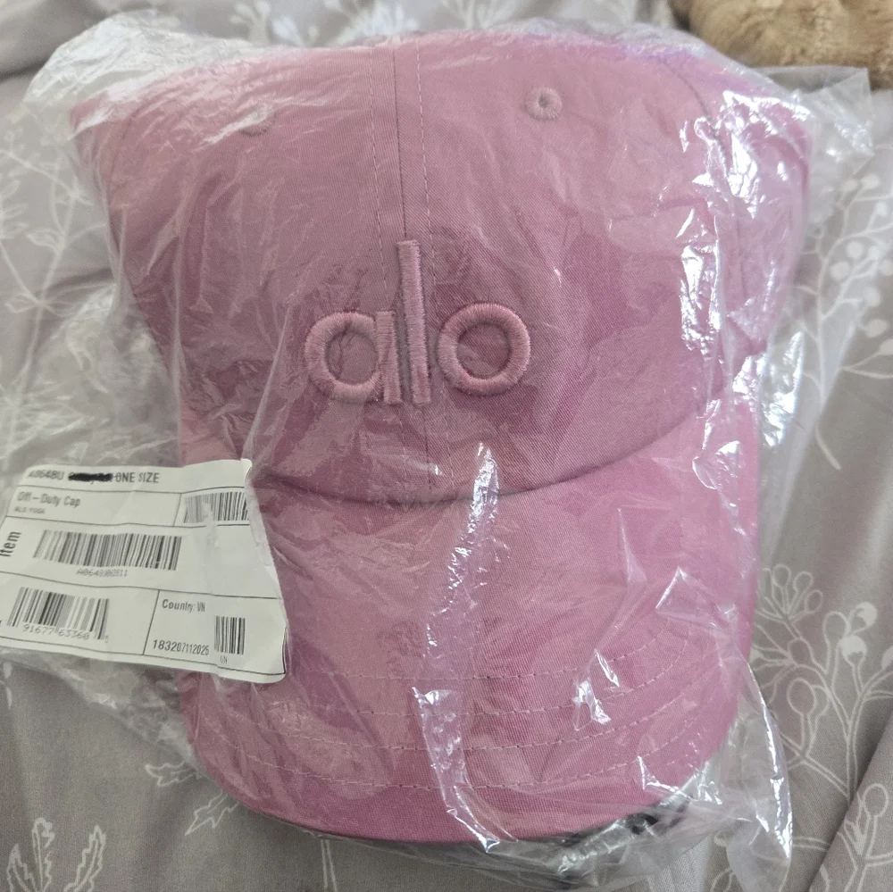 Alo Yoga Off-Duty Cap - Picture 2 of 3